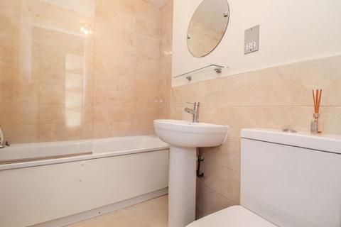 2 bedroom apartment for sale, Swan Close, Rickmansworth WD3