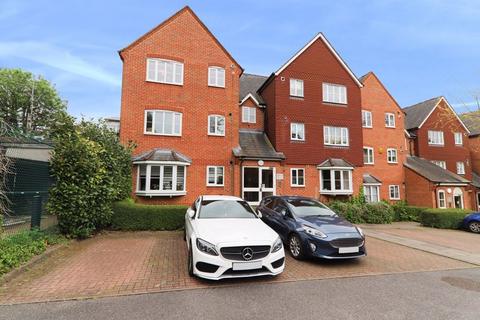 2 bedroom apartment for sale, Swan Close, Rickmansworth WD3