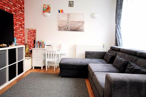 16 Brownell Place, Hanwell, London, W7 3AZ