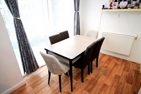 16 Brownell Place, Hanwell, London, W7 3AZ
