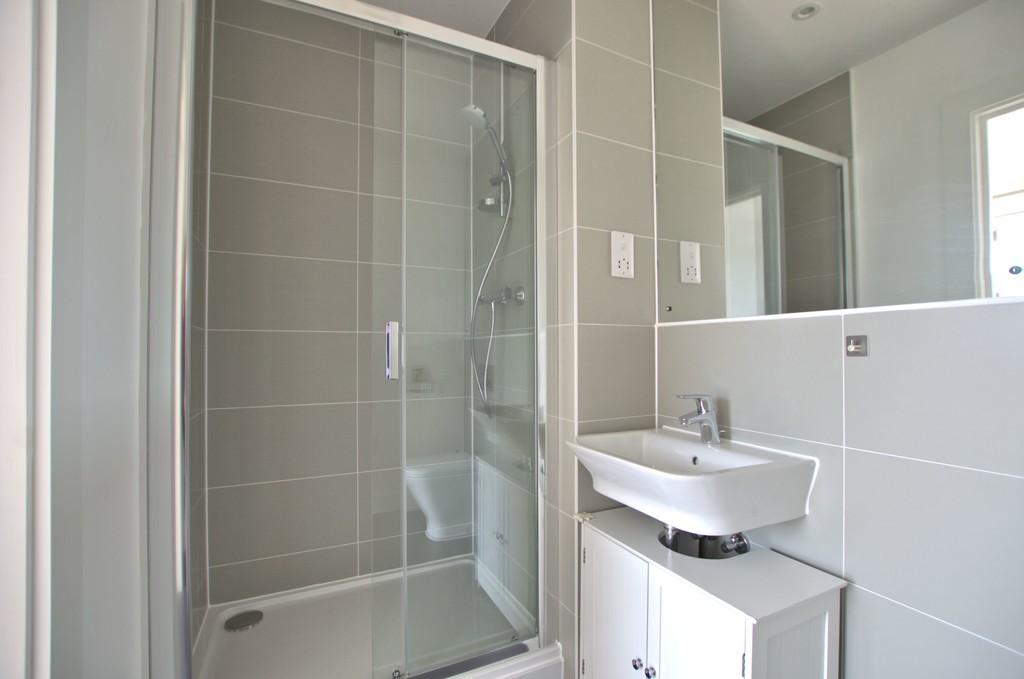 Bedroom 3 - Ensuite shower