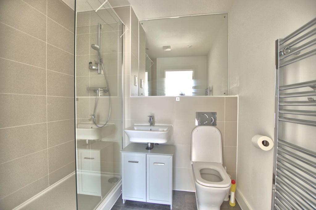 Bed 1 Ensuite