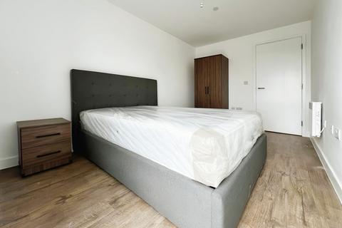 2 bedroom apartment to rent, Phoenix, Saxton Lane