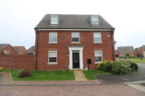 5 bedroom detached house to rent, 4 Langthorpe Close