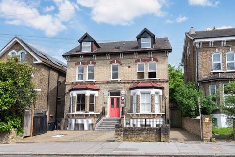 2 bedroom apartment to rent, Outram Road, Addiscombe