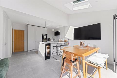 14 Boscombe Road, Worcester Park, KT4 8PL