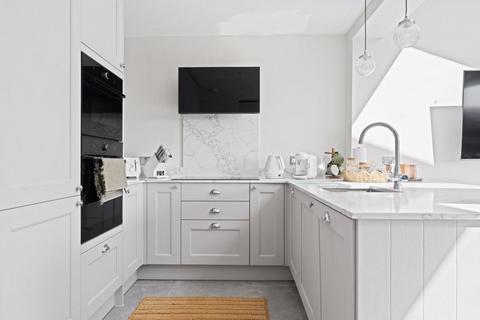 14 Boscombe Road, Worcester Park, KT4 8PL