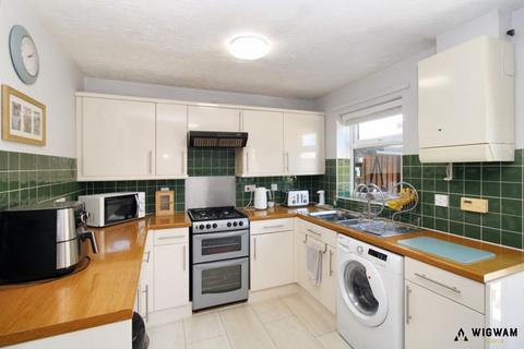 3 bedroom semi-detached house for sale, Council Avenue, Hull, HU4 6RE