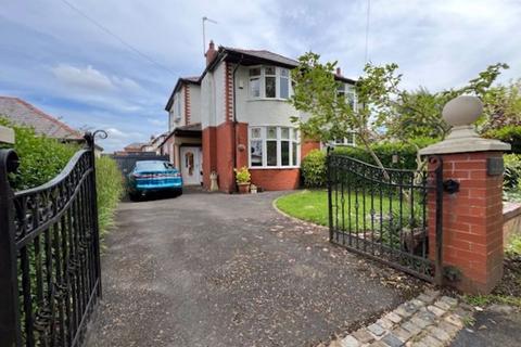 28 Queensway, Penwortham, Preston, PR1 0DS