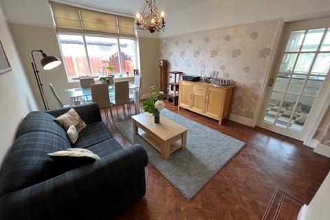 28 Queensway, Penwortham, Preston, PR1 0DS