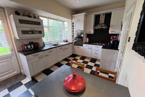 28 Queensway, Penwortham, Preston, PR1 0DS