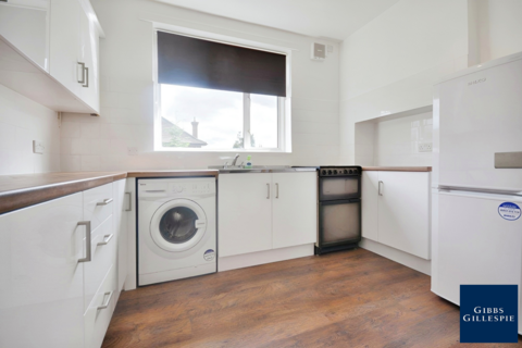 2 bedroom maisonette to rent, Holwell Place, Pinner, Middlesex, HA5 1DY