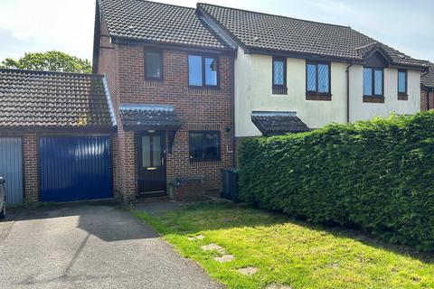 2 bedroom end of terrace house to rent, Damask Gardens, Waterlooville