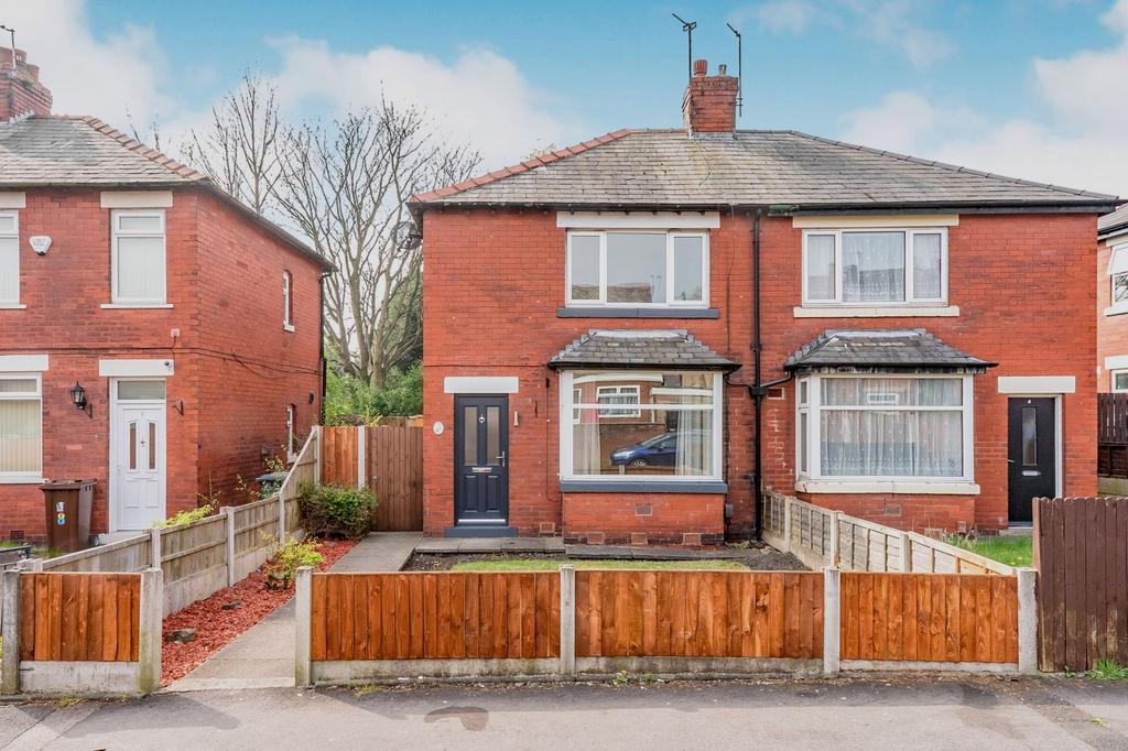 Flora Street, AshtonInMakerfield... 2 bed semidetached house £850