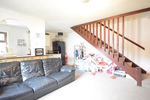 1 bedroom semi-detached house to rent, Hythe Close