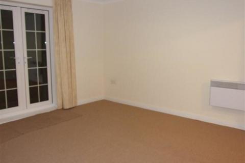 2 bedroom flat to rent, Saxon House, Stevenage SG2