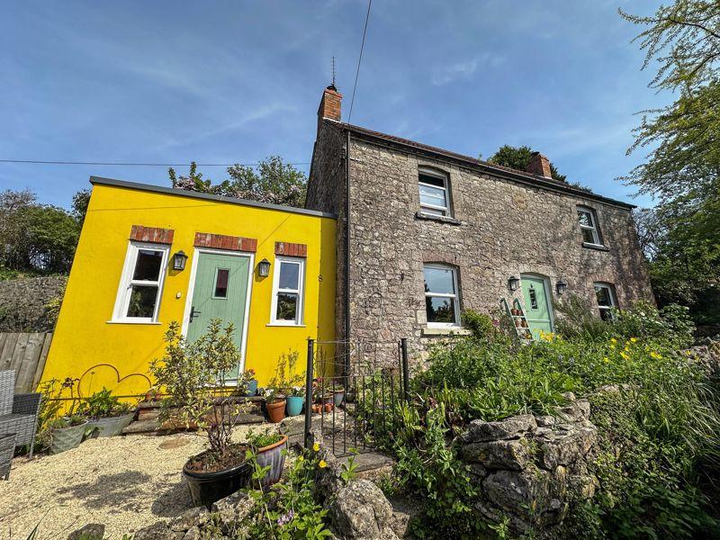 Downside, Shepton Mallet 3 bed detached house for sale £375,000
