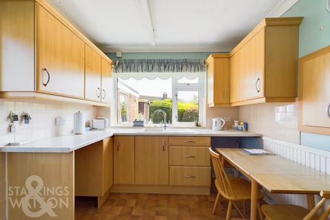 2 bedroom semi-detached bungalow for sale, Newland Avenue, Worlingham, Beccles