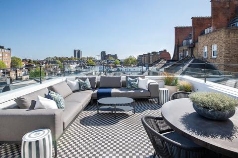 2 bedroom penthouse to rent, Prince Of Wales Terrace, London, W8
