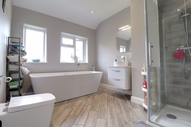 Bath/Shower Room