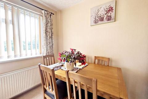 3 bedroom terraced house for sale, Meadow Walk, Pershore