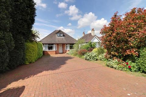 4 bedroom bungalow for sale, Sawpit Lane, Stafford ST17