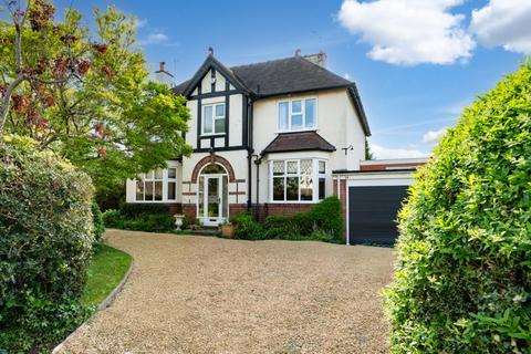 4 bedroom detached house for sale, South Road, Hagley DY9
