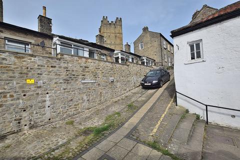1 bedroom cottage for sale, Tower Street, Richmond