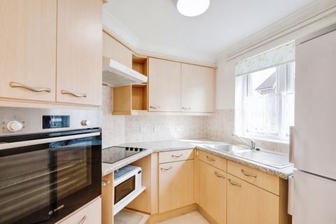 2 bedroom flat for sale, 380-396 Lymington Road, Highcliffe BH23