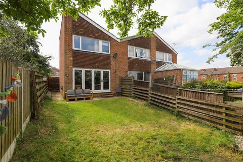 3 bedroom end of terrace house for sale, Mount View Gardens, Sheffield S8