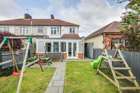 3 bedroom end of terrace house for sale, Shirley CR0