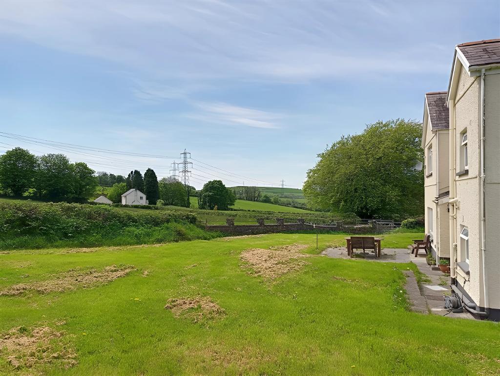 Lawned Gardens