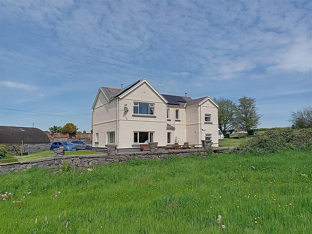 4 bedroom property with land for sale, Unmarked Road, Pontantwn, Kidwelly, Carmarthenshire, SA17 5LN