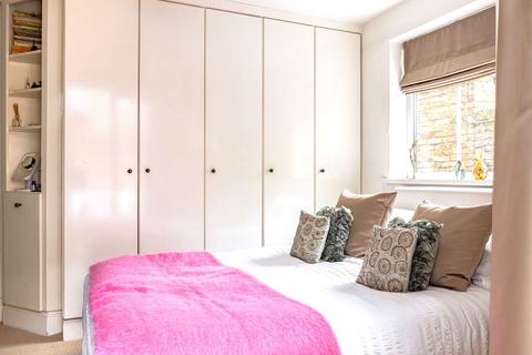 23d Church Street, Twickenham, TW1 3NJ
