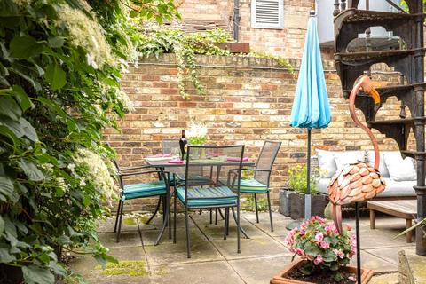 23d Church Street, Twickenham, TW1 3NJ