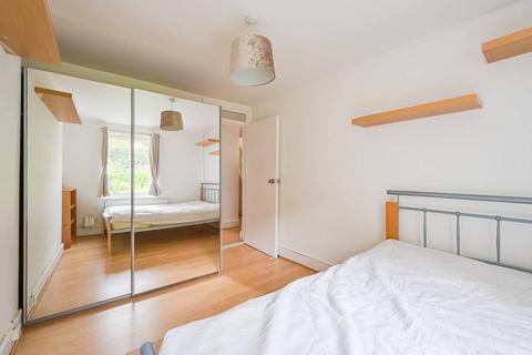 3 bedroom maisonette to rent, Miranda Road, Archway, London, N19