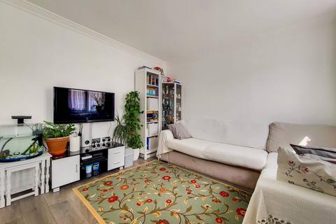 undefined, Cable Street, Shadwell, London, E1