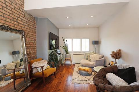Flat 3, 69 Mayfield Road, South Croydon, CR2 0BJ