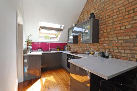 Flat 3, 69 Mayfield Road, South Croydon, CR2 0BJ