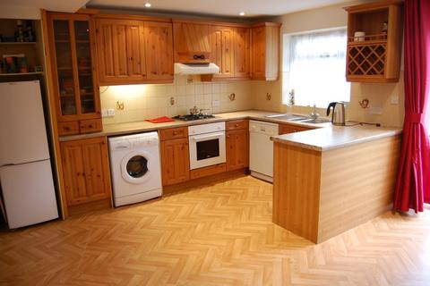 4 bedroom terraced house to rent, Lothian Avenue,  Hayes, UB4