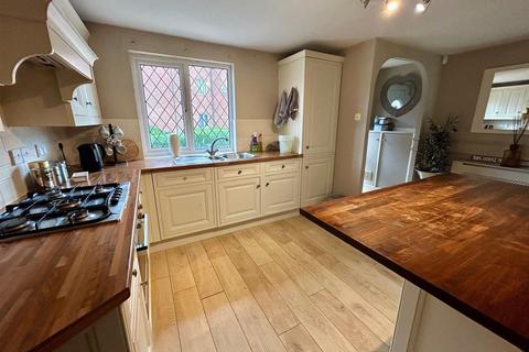 25 Howard Close, Waltham Abbey, EN9 1XA