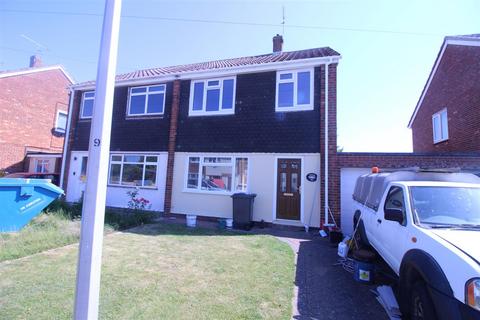 3 bedroom semi-detached house to rent, Manors Way, Silver End, Braintree