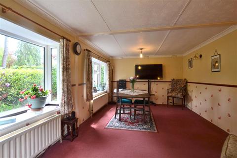 2 bedroom mobile home for sale, Woodland Rise, Grange Estate, Church Crookham GU52