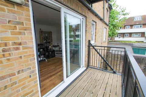 2 bedroom flat for sale, North Street, Carshalton SM5