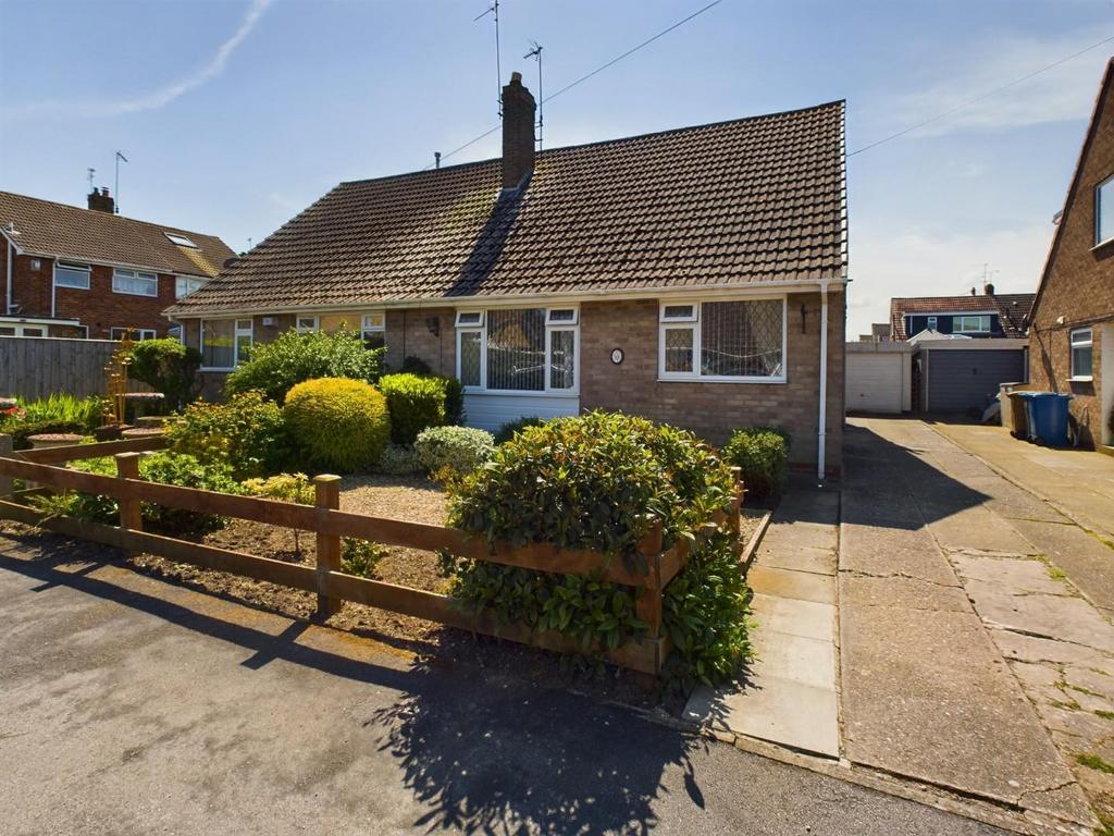 Chestnut Avenue, Beverley, HU17 9RB 3 bed semidetached bungalow for sale £195,000