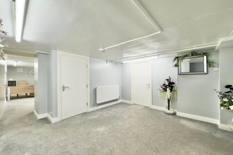 1 Bence Lane, Darton, Barnsley, S75 5NX