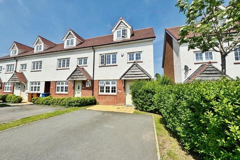 4 bedroom end of terrace house for sale, Hangar Crescent, Woodford