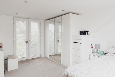47 Colburn Way, Sutton, SM1 3AU