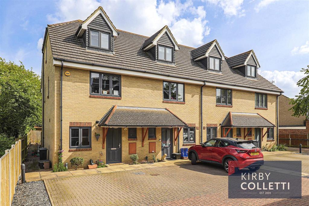 De Burgh Close, Broxbourne 3 bed end of terrace house for sale £585,000