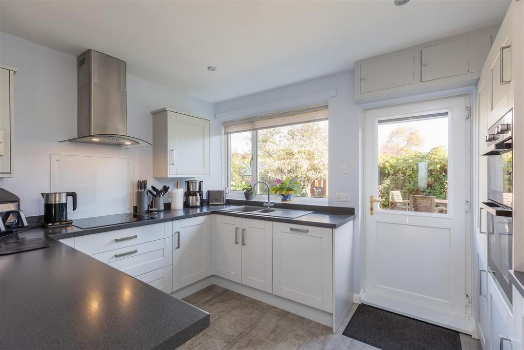 Pandora Kitchen-1.jpg